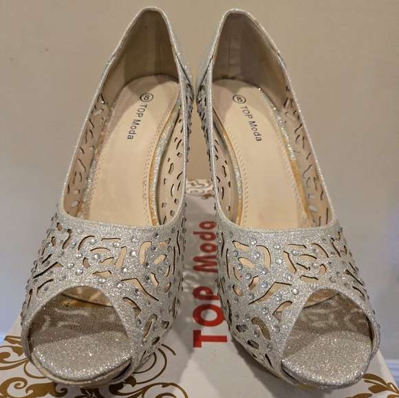TOP Moda Glittery Silver Cutout Heels - Picture 1 of 7